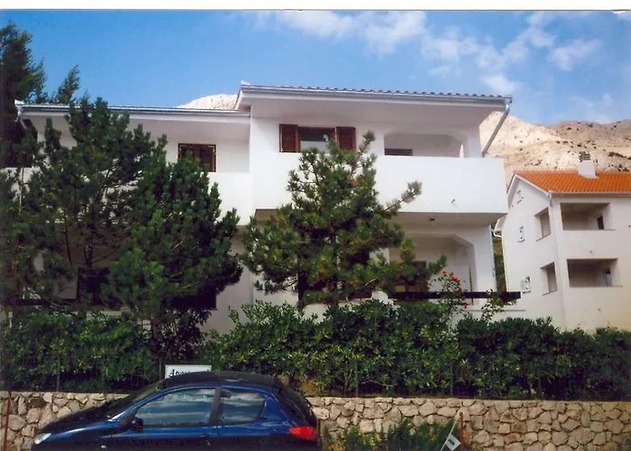 Mw, Crveni Apartment
