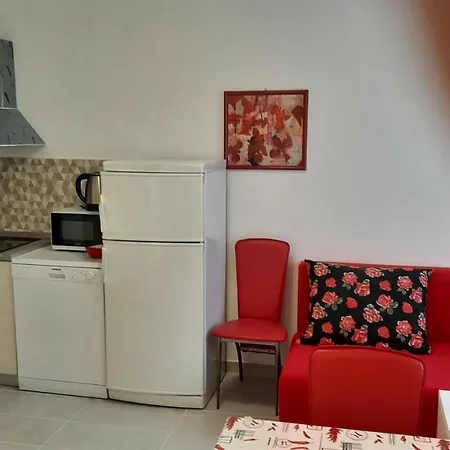 Apartmán Mw, Crveni